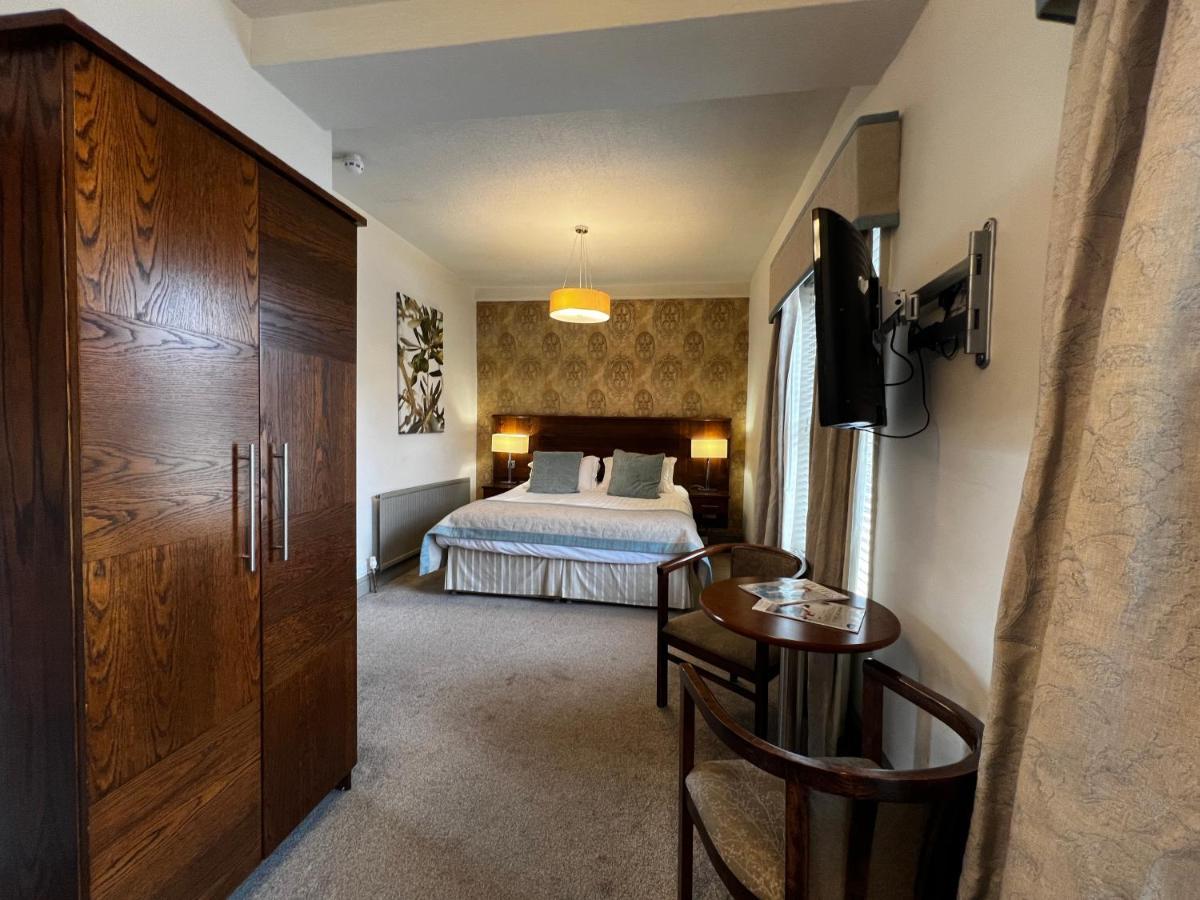Herriots Hotel Скиптън Екстериор снимка