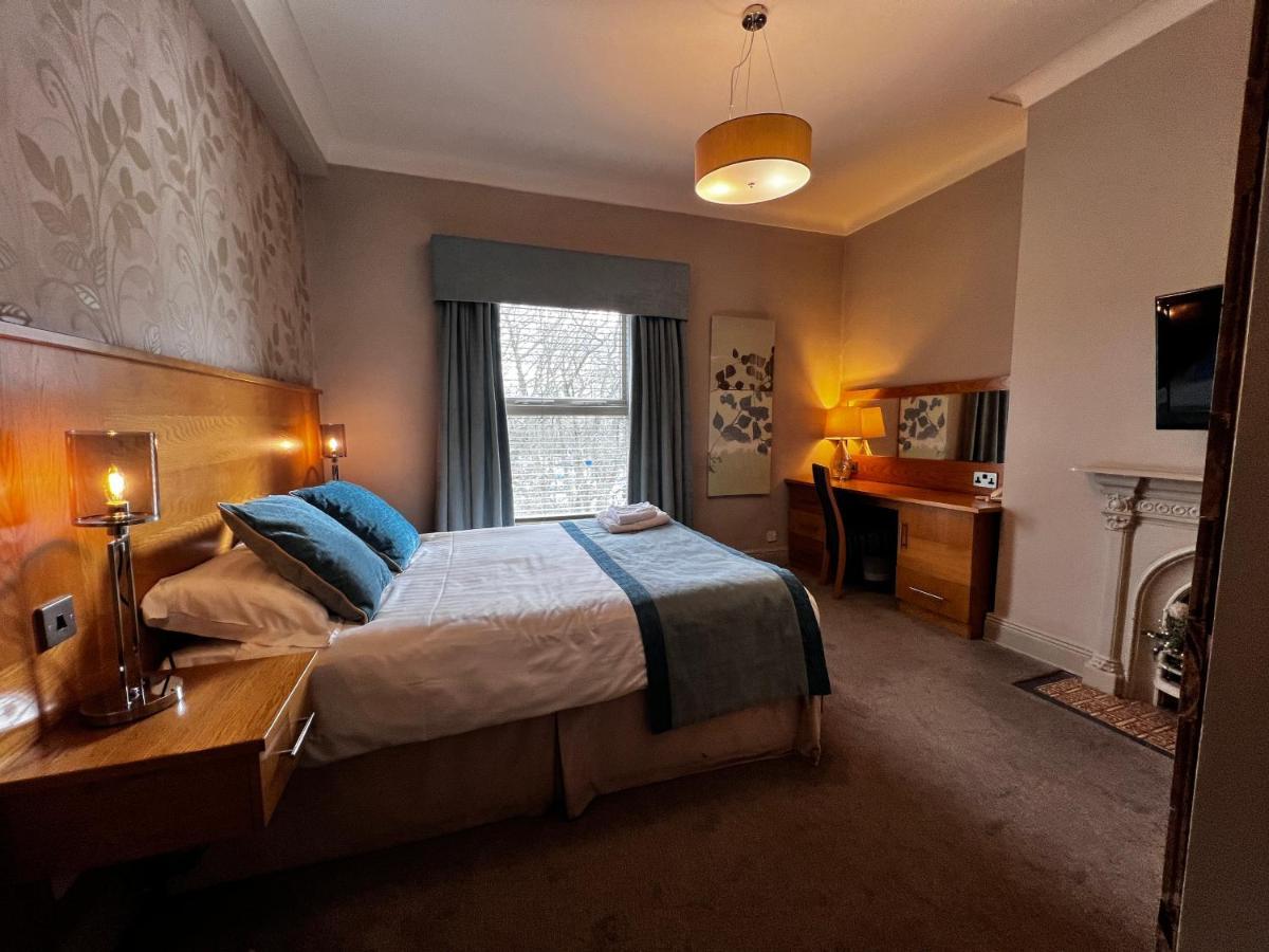 Herriots Hotel Скиптън Екстериор снимка