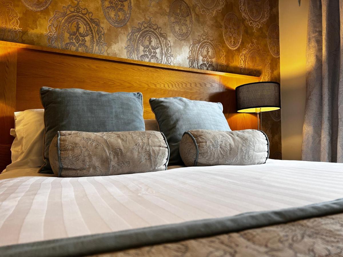 Herriots Hotel Скиптън Екстериор снимка
