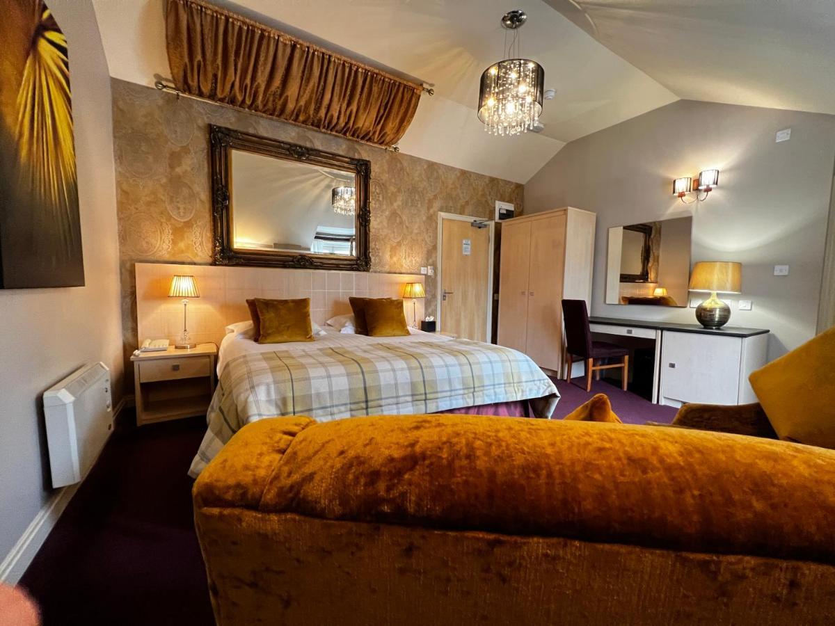 Herriots Hotel Скиптън Екстериор снимка